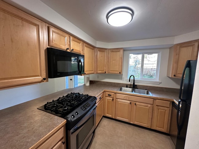 Photo - 331 Holland Hills Rd