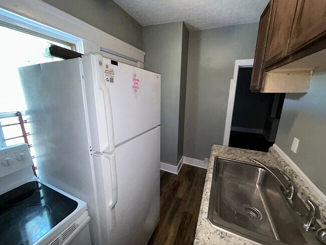 Photo - 9535 Nelson Ave