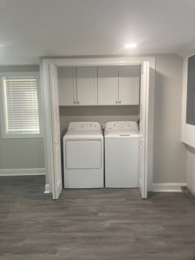 Photo - Spacious 3 Bed / 2.5 Bath Home - Large Yard - T/E Schools