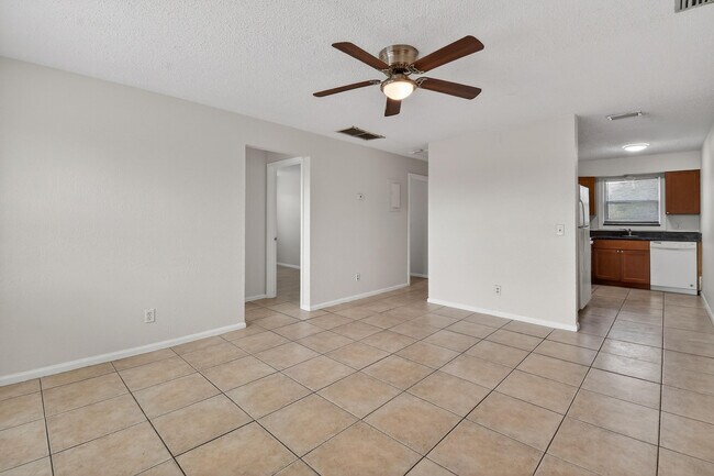1618 W 26th Ct Unit D