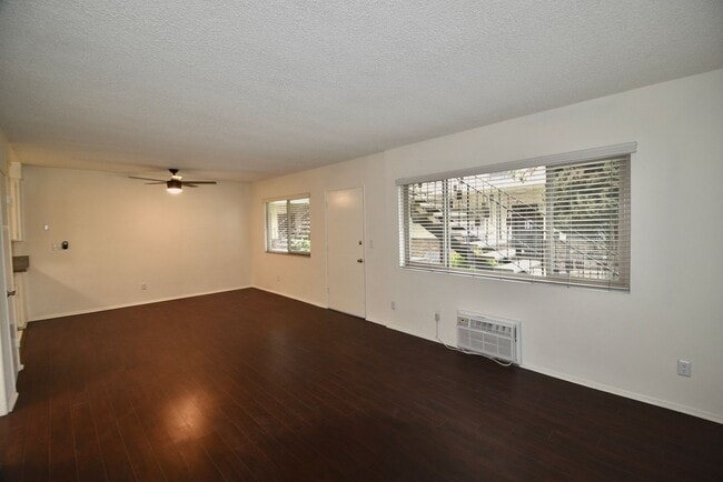 Photo - 5455 Bellingham Ave Unidad 01