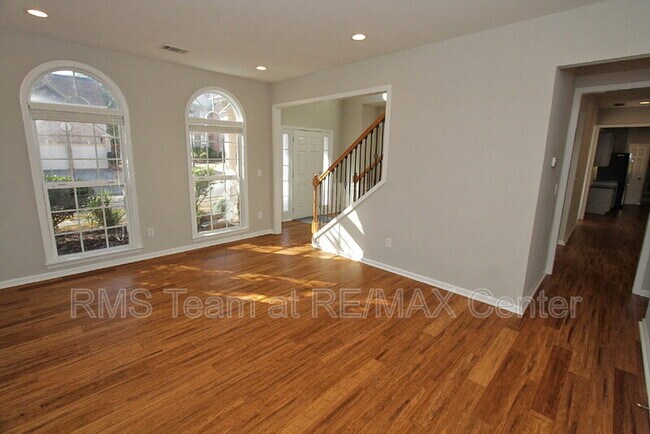 Photo - 5057 Bethpage Dr NE