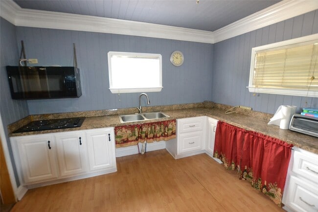 Photo - 253 Old Groveton Rd