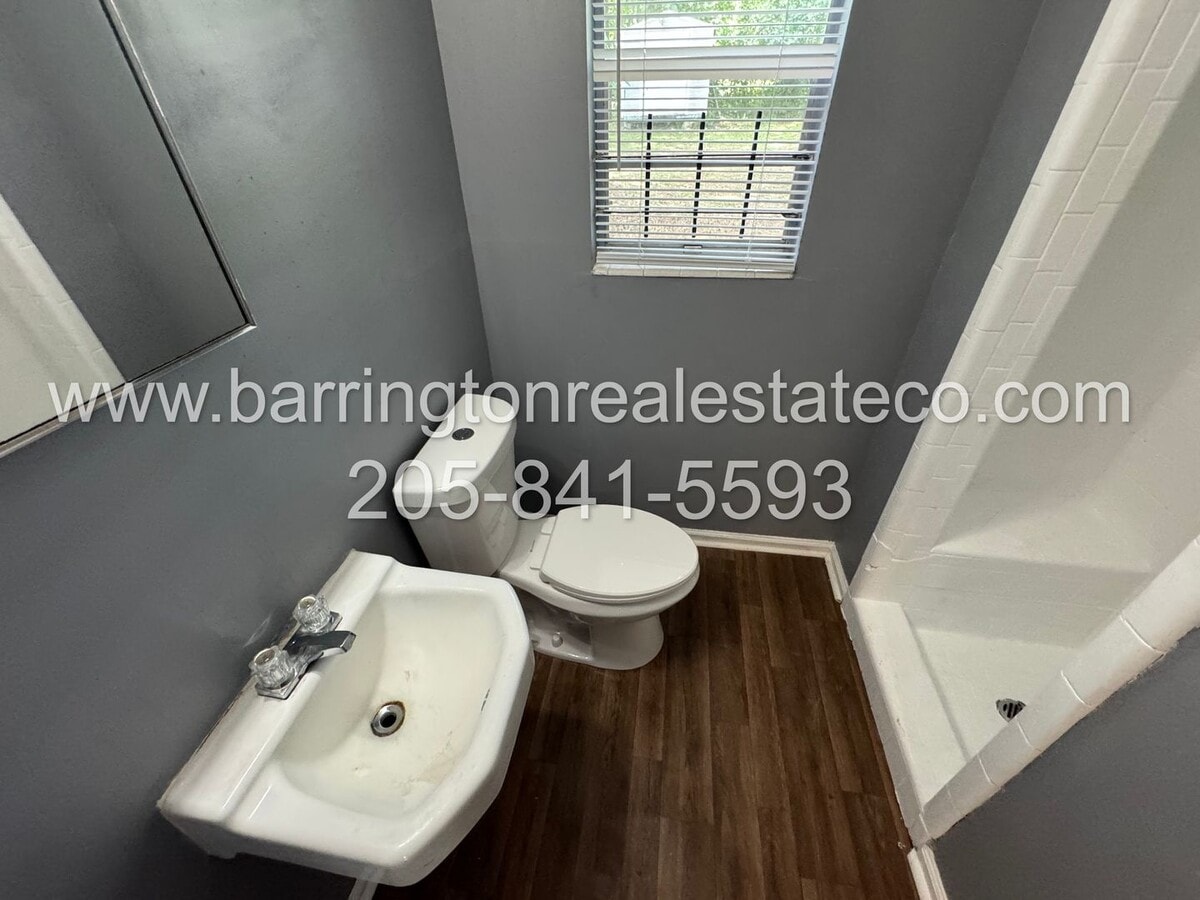 Photo - 410 W Lake Dr