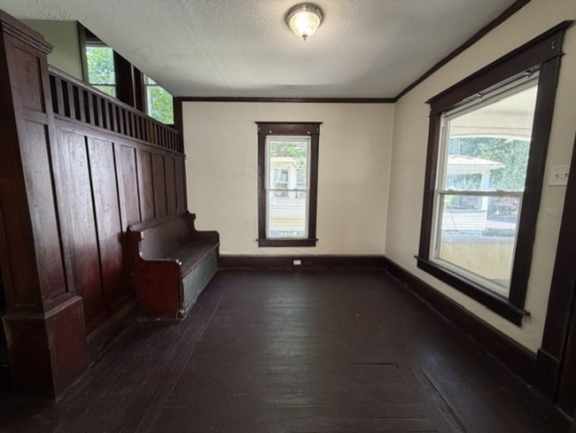 Photo - Room to Spread Out! 5-Bedroom Home with Covered Porch & Large Kitchen