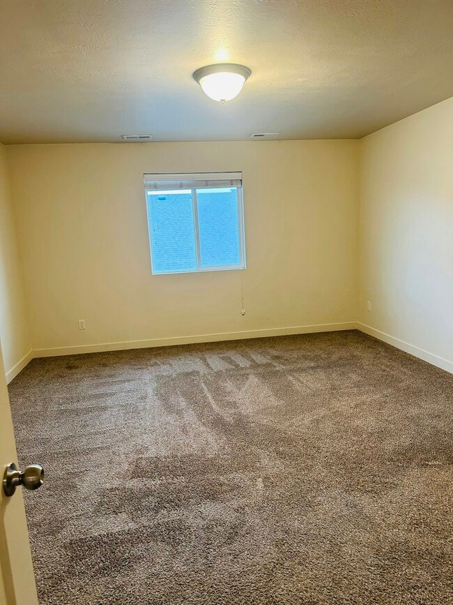 Photo - 212 N 750 E St