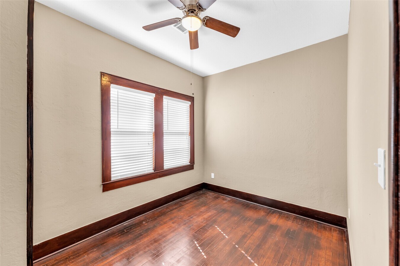 Photo - 3010 Avenue Q Unit 3