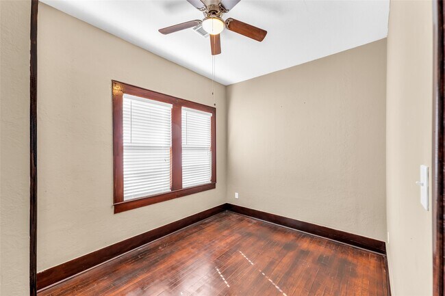 3010 Avenue Q Unidad 2