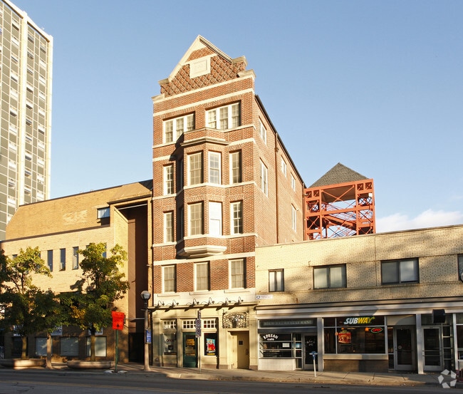 Primary Photo - The Amsterdammer