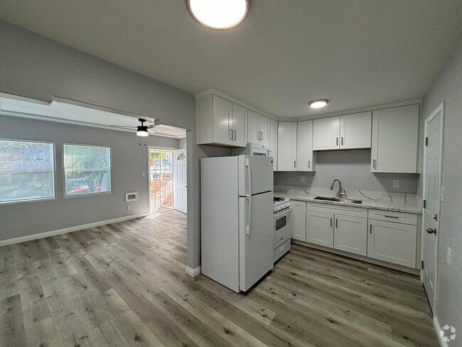 Building Photo - Beautifully renovated one bedroom home Unit 3862