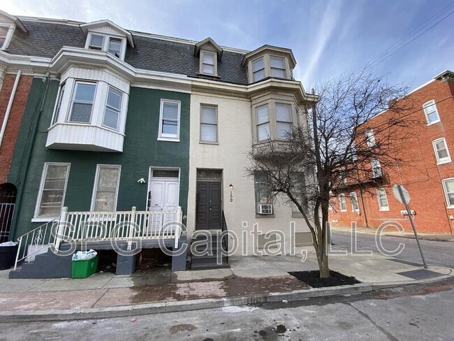 Building Photo - 150 S Pine St