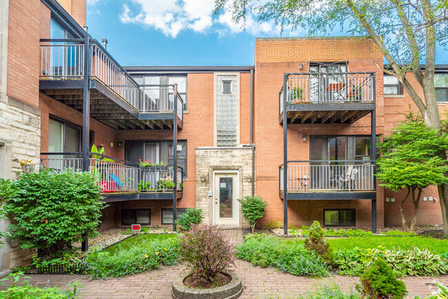 Building Photo - 7334 N Winchester Ave Unit 2W Rental