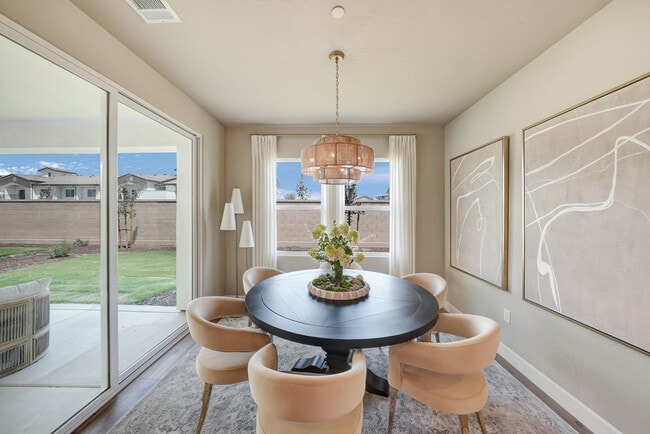 Building Photo - 137 N Un St