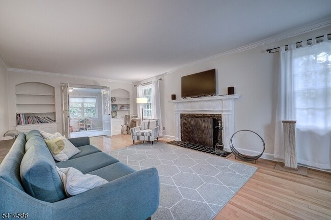 Photo - 548 Hartford Ct