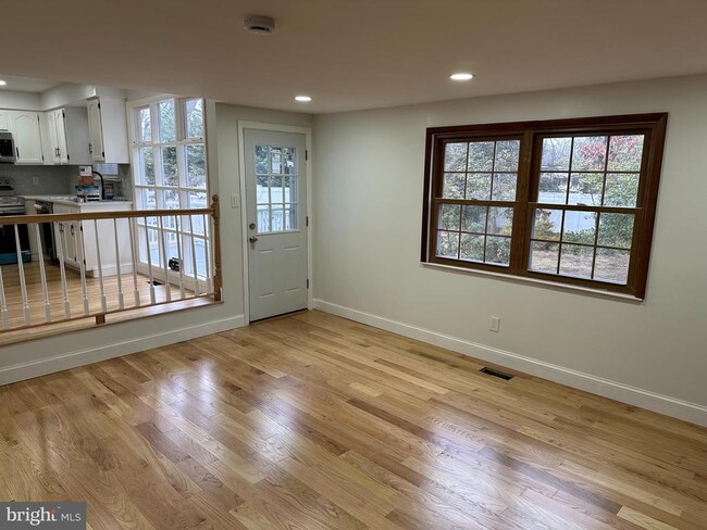 Photo - 1924 Birchwood Park Dr N