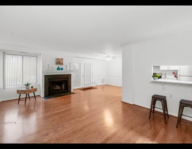 1111 Castle Harbor Way Unidad 1A Rental Glen Burnie, MD