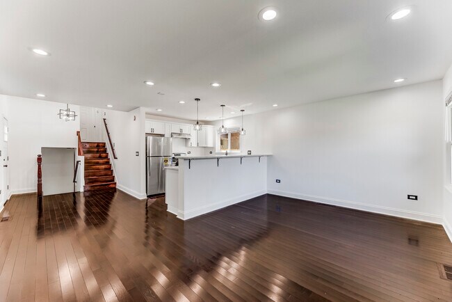 Photo - 6903 S Ada St House