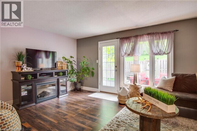 Photo - 206 Green Valley Dr