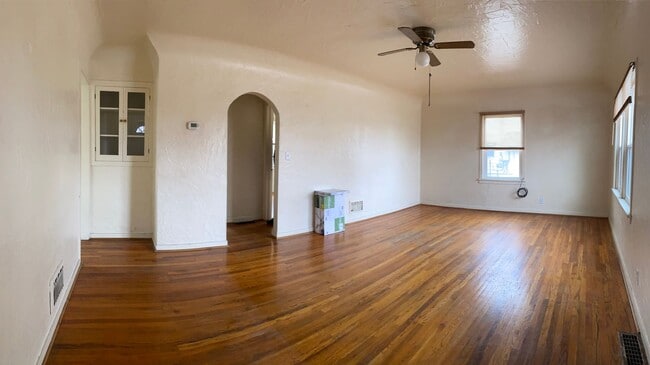 Photo - Duplex Close To Everything