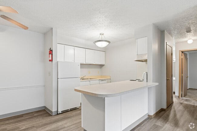 2BR, 1BA - 950SF - Kitchen