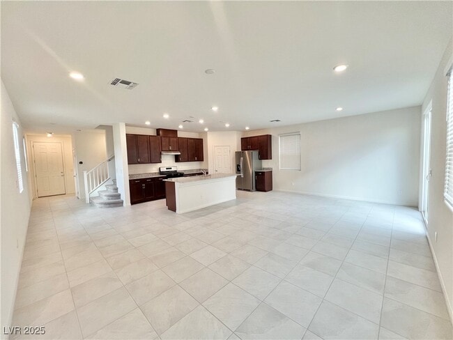 Building Photo - 7023 Bard Ave Rental