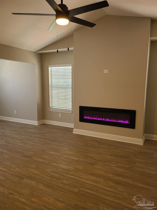 Photo - 501 E Burgess Rd