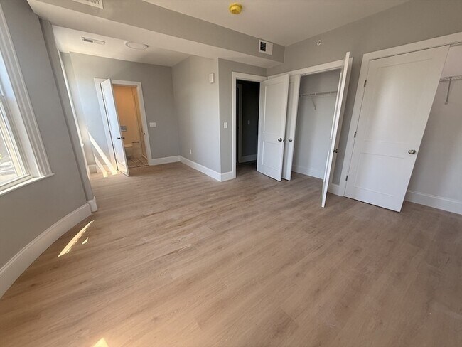 7 Thornley St Unit 2