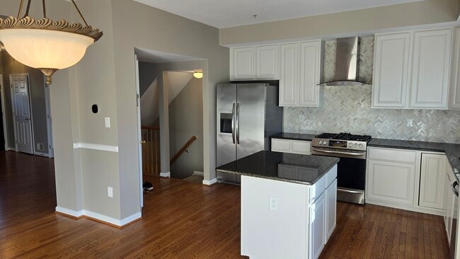 Kitchen - 9443 Birchwood Ln