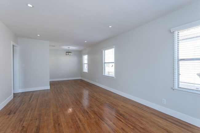 Photo - 783 E Grand Ave Unidad 783
