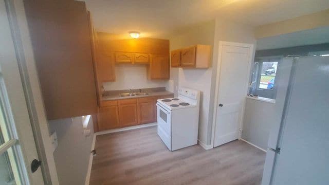 Photo - 170 W Sumner Ave