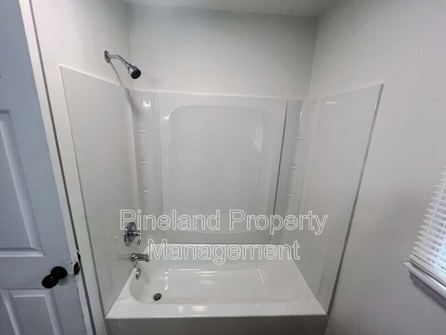 Photo - 1009 Martindale Dr