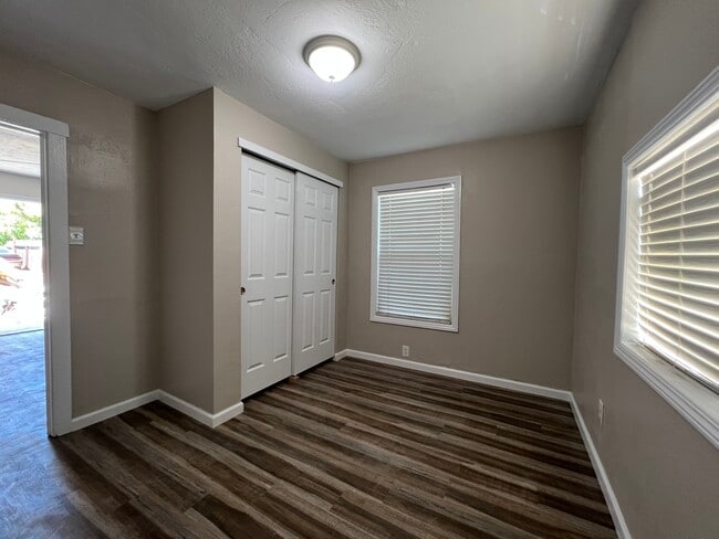 Photo - 283 W Pinedale Ave