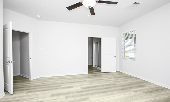 Photo - 446 Amberwood Pk Dr