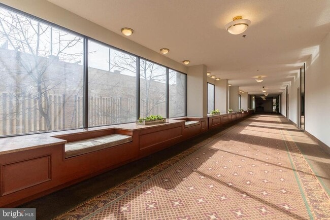 Photo - 3709 S George Mason Dr Unidad 115