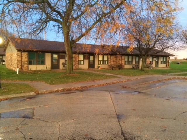 Photo - 715 E Maple St Apartments Unit A-4