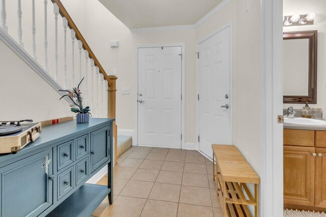 Photo - 512 Wingspan Way