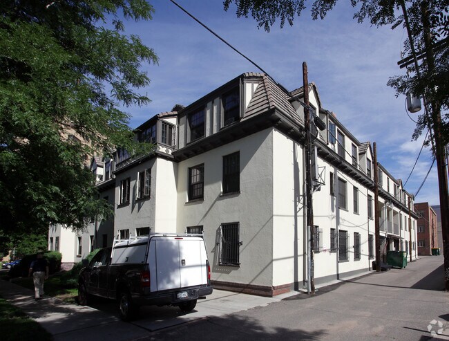 Chateau Apartments