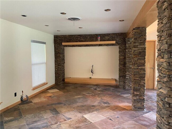 Photo - 2500 Barhill Dr