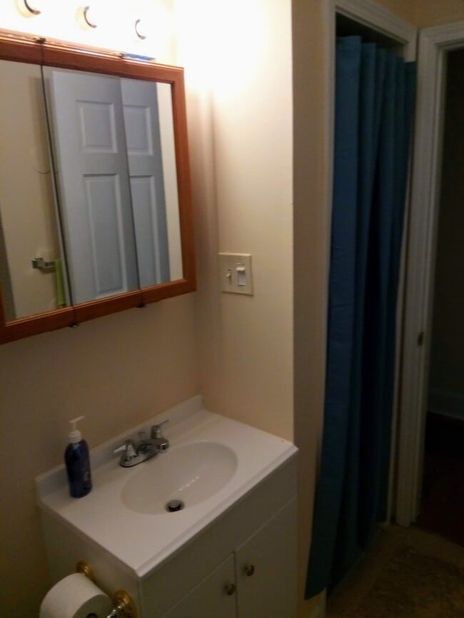 Photo - 2723 Memorial Dr SE