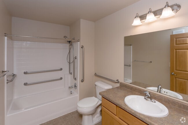 1BR, 1BA - 820SF