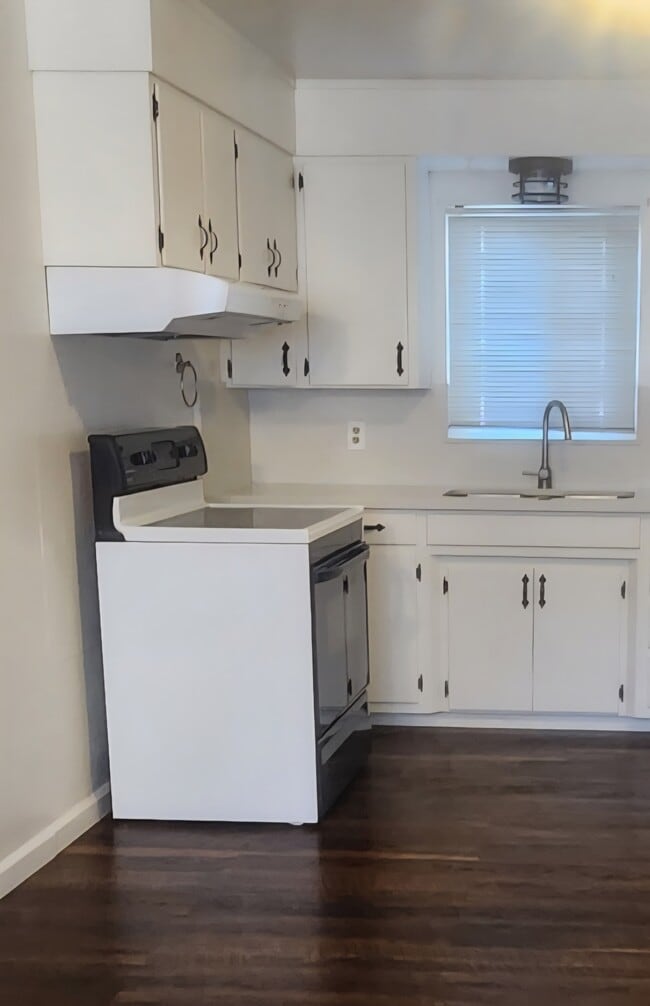 Building Photo - 9662 Eisenbeisz St Rental