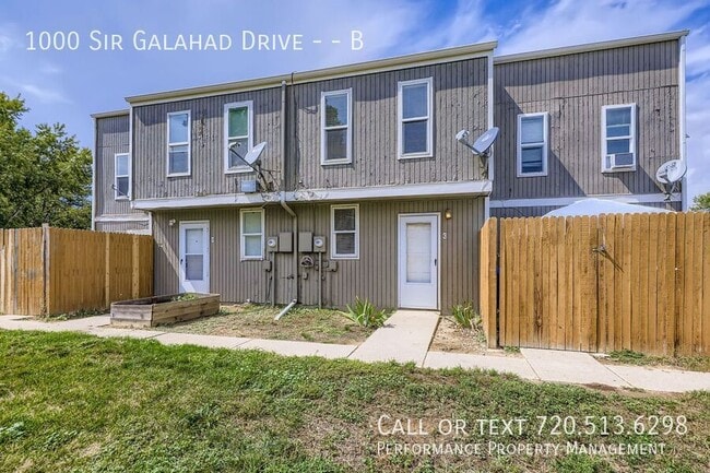 Building Photo - 1000 Sir Galahad Dr Unit B