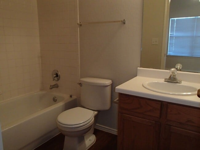 Photo - Charming 3BD/ 2BA Duplex For Lease