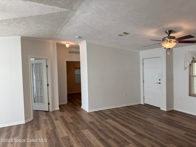 Photo - 159 Blue Jay Ln