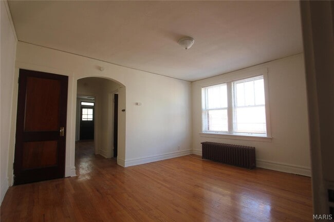 5424 Rhodes Ave Unit 2F