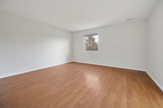 Photo - 93 N Victoria Ln Unidad D