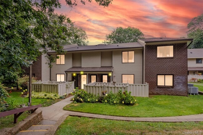 Building Photo - 703 Hilltop Ct Rental