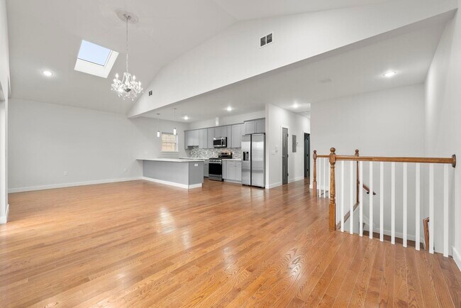 Photo - 41 E 16th St Unidad 2