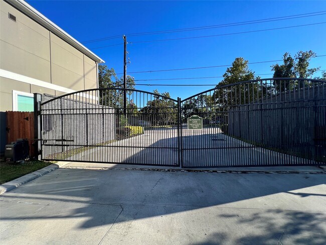 Photo - 6712 Parker Oaks Ln