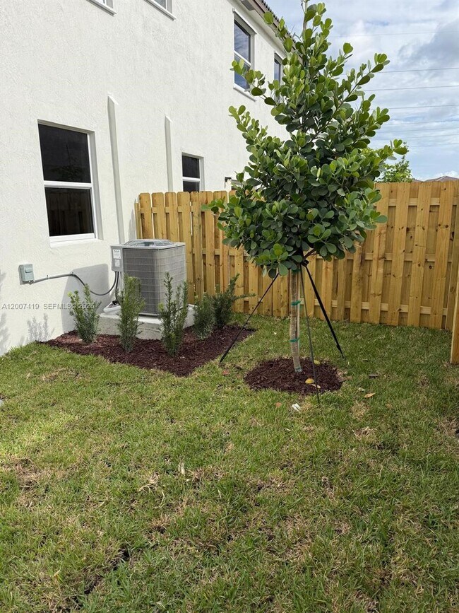 Photo - 2573 SE 25th Ter